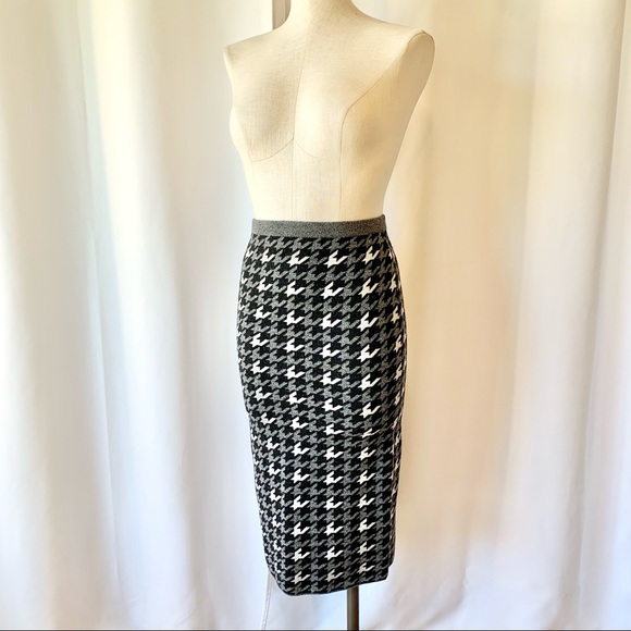 Alice + Olivia Dresses & Skirts - Alice + Olivia Houndstooth Sweater Pencil Skirt Sm